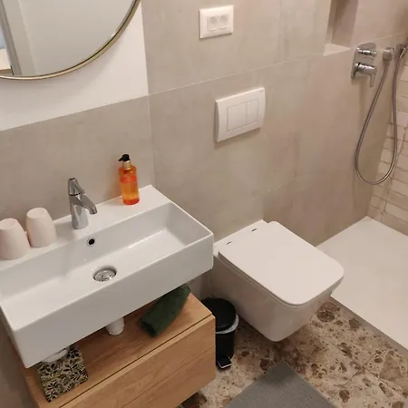 Omis Apartment - Near Beach And Town Center, Ground Floor With Small Garden Exterior foto