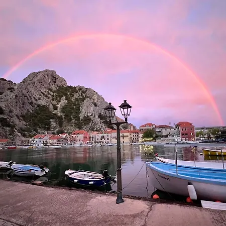 Omis Apartment - Near Beach And Town Center, Ground Floor With Small Garden Exterior foto