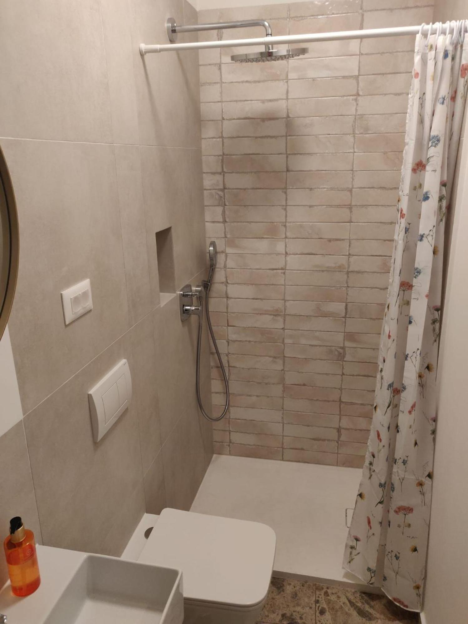 - Near And Town Center, Ground Floor With Small Garden * Omis