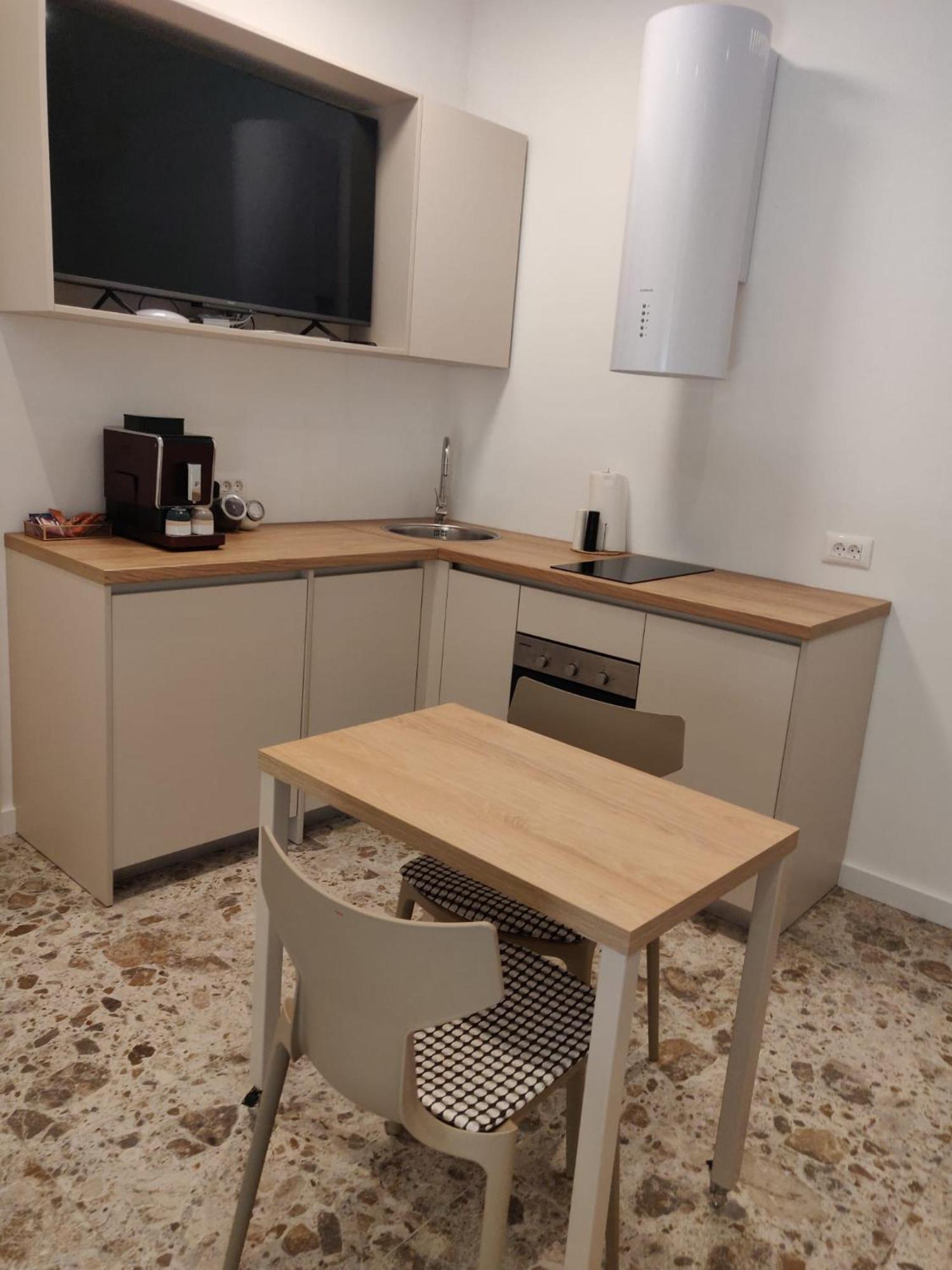 Apartment - Near And Town Center, Ground Floor With Small Garden *