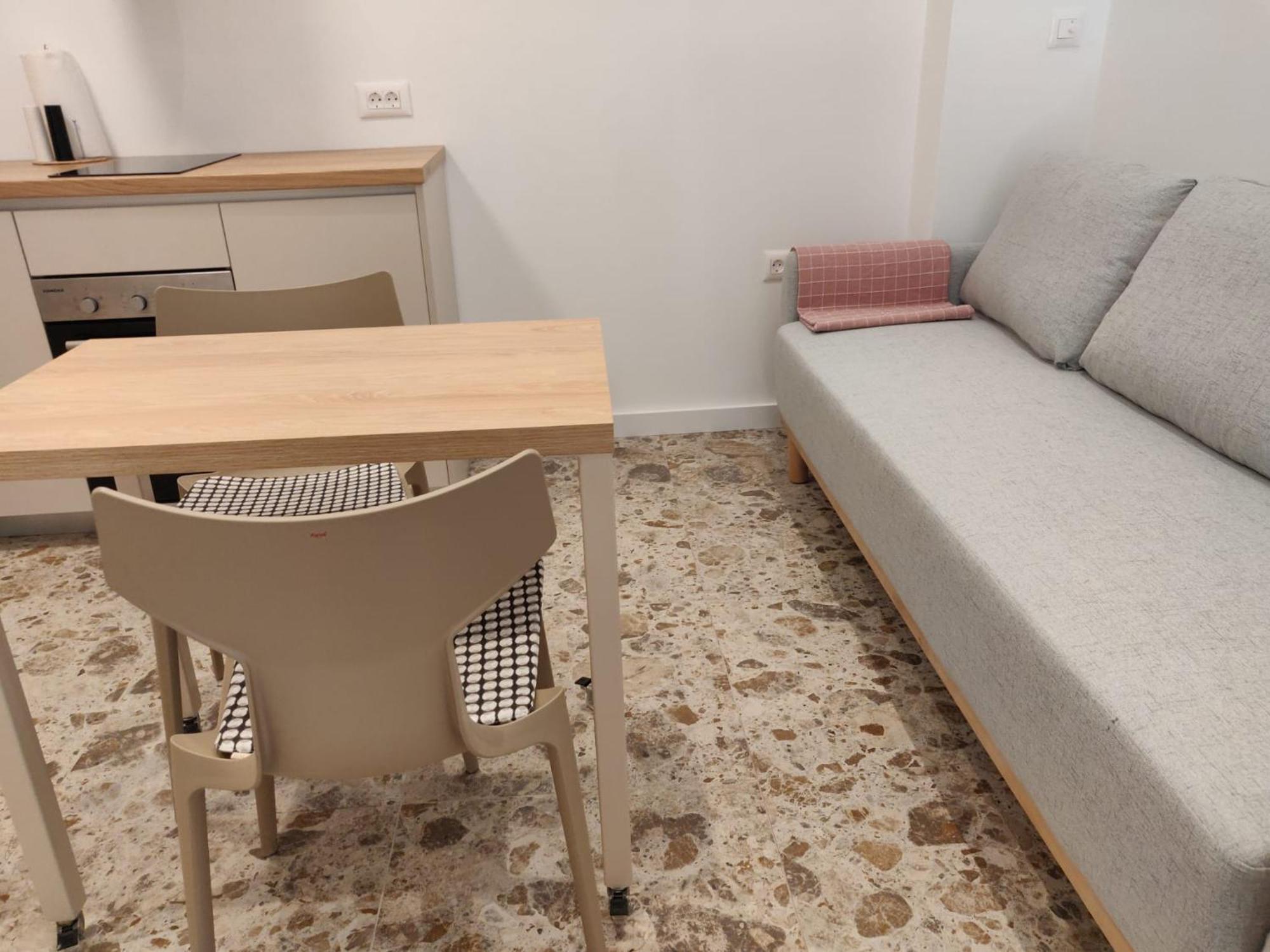 - Near And Town Center, Ground Floor With Small Garden * Omis