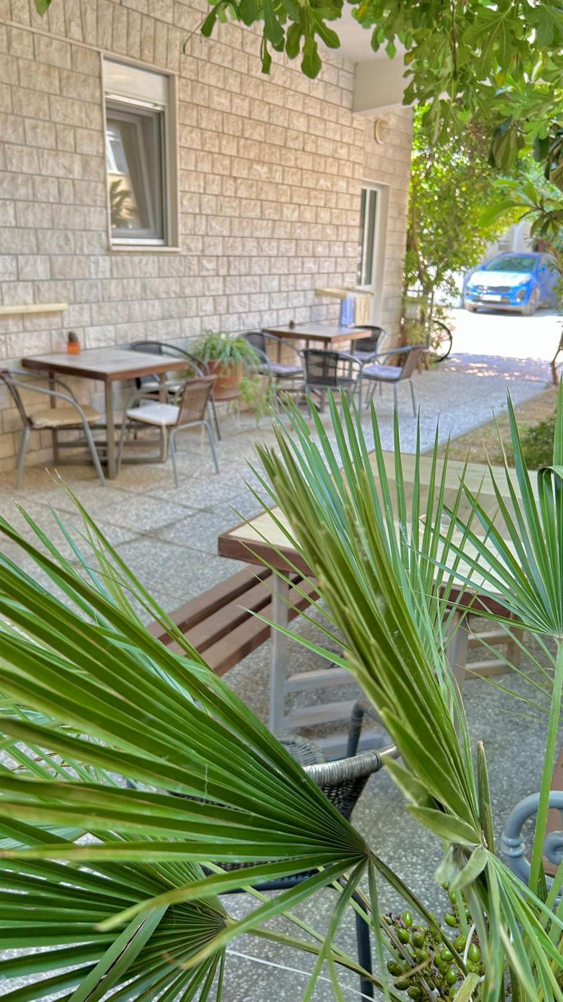 Apartment - Near And Town Center, Ground Floor With Small Garden *