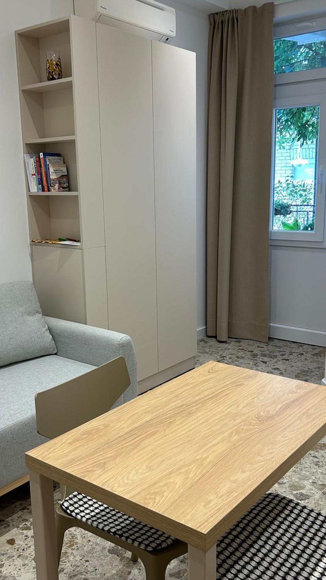 - Near And Town Center, Ground Floor With Small Garden