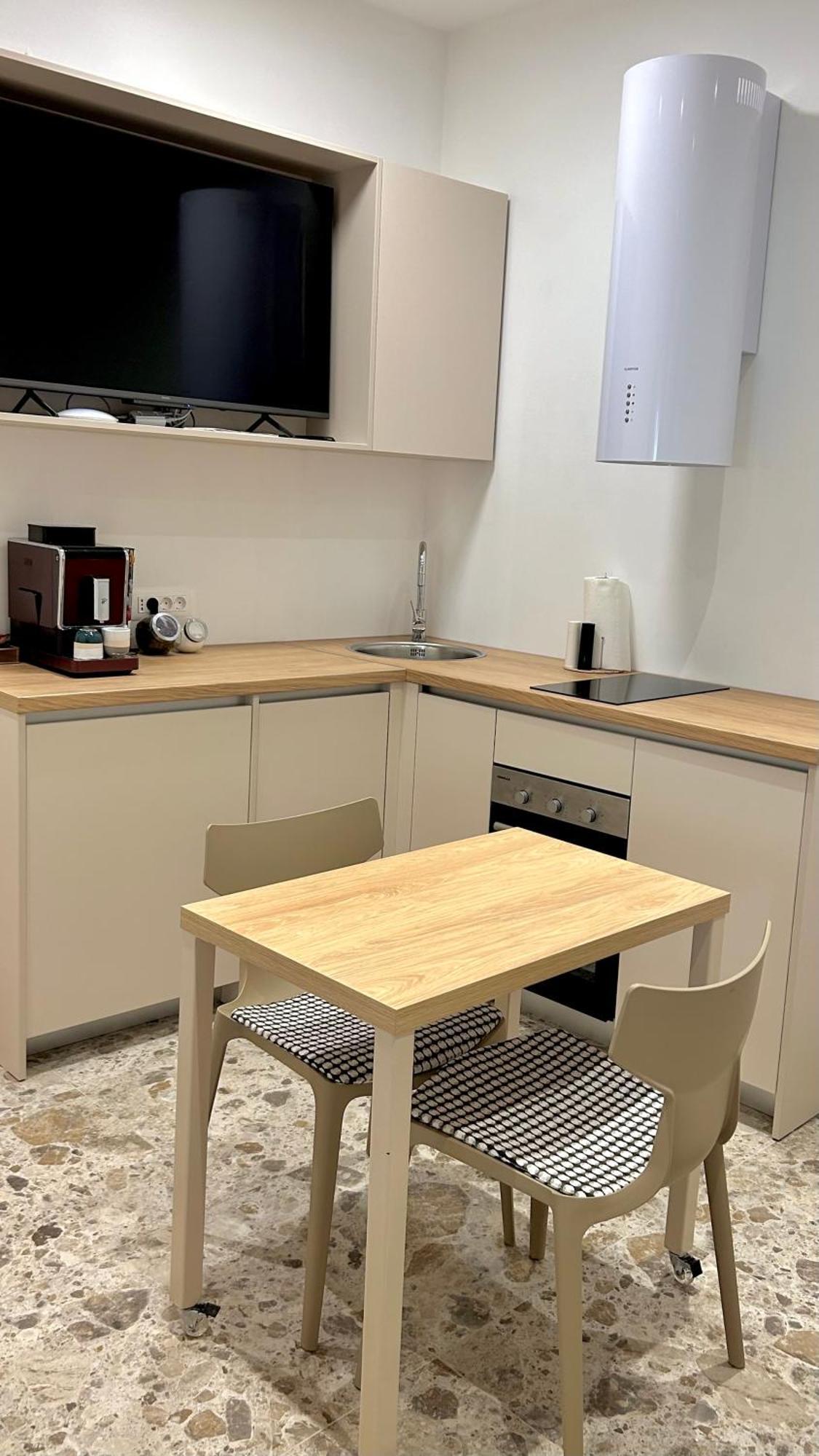 - Near And Town Center, Ground Floor With Small Garden