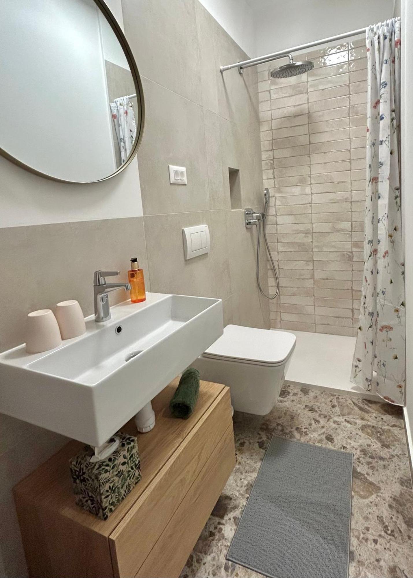 - Near And Town Center, Ground Floor With Small Garden Omis